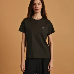 11037 | ELSK® ROUND LOGO EMB WOMEN'S ESSENTIAL TEE | PIRATE BLACK
