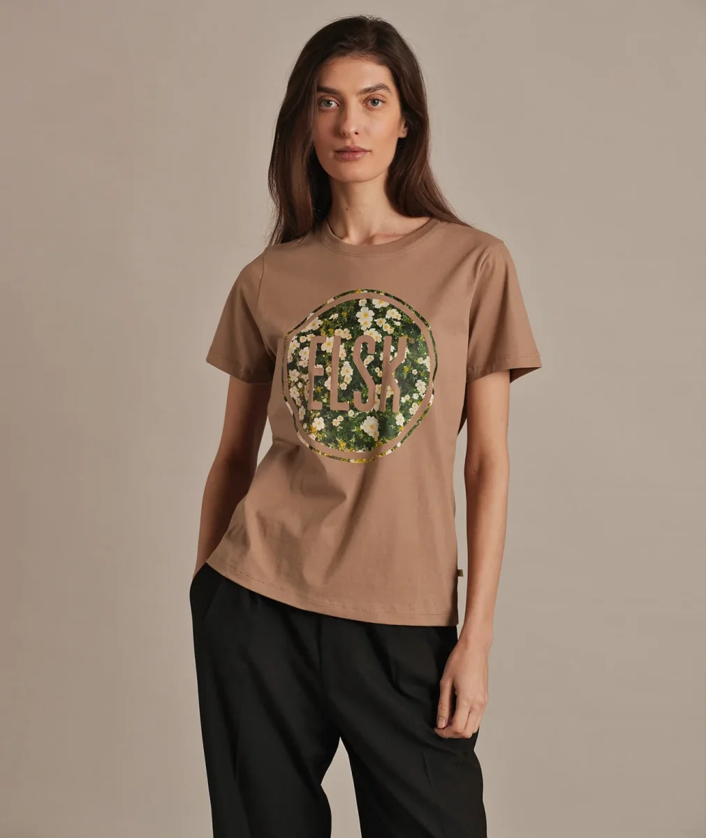 11044 | ELSK® KLITROSE WOMEN'S ESSENTIAL TEE | TAUPE BROWN